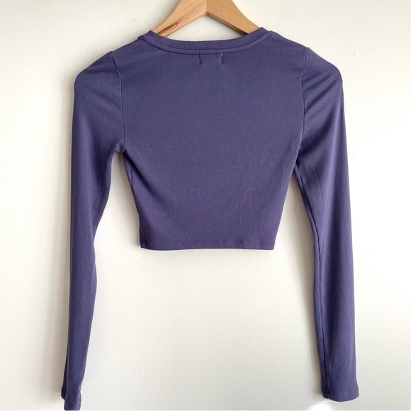 Aritzia Wilfred Free GoTo Cropped Longsleeve in Gd Deep Violet - Picture 5 of 11